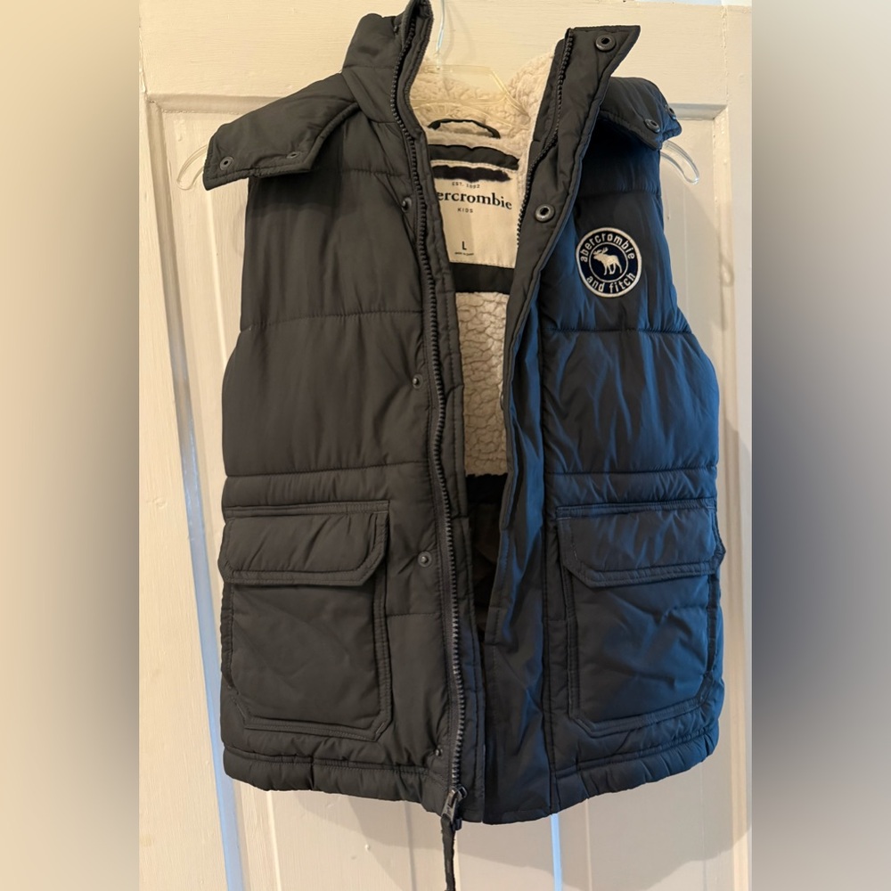 Boys Abercrombie Sherpa lined hooded vest